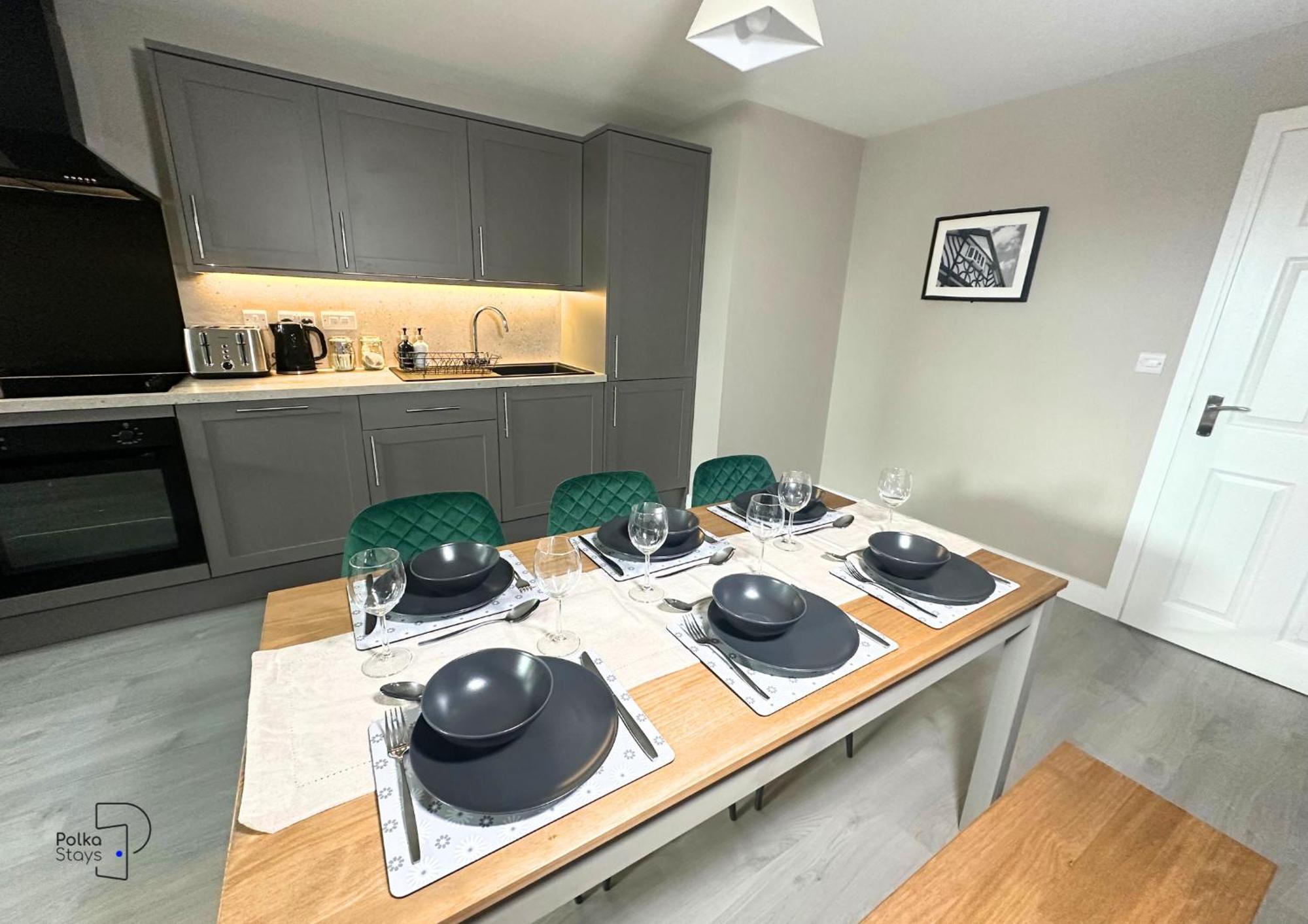 Hanley, Stoke - Modern Spacious Apartments By Polkastays ภายนอก รูปภาพ
