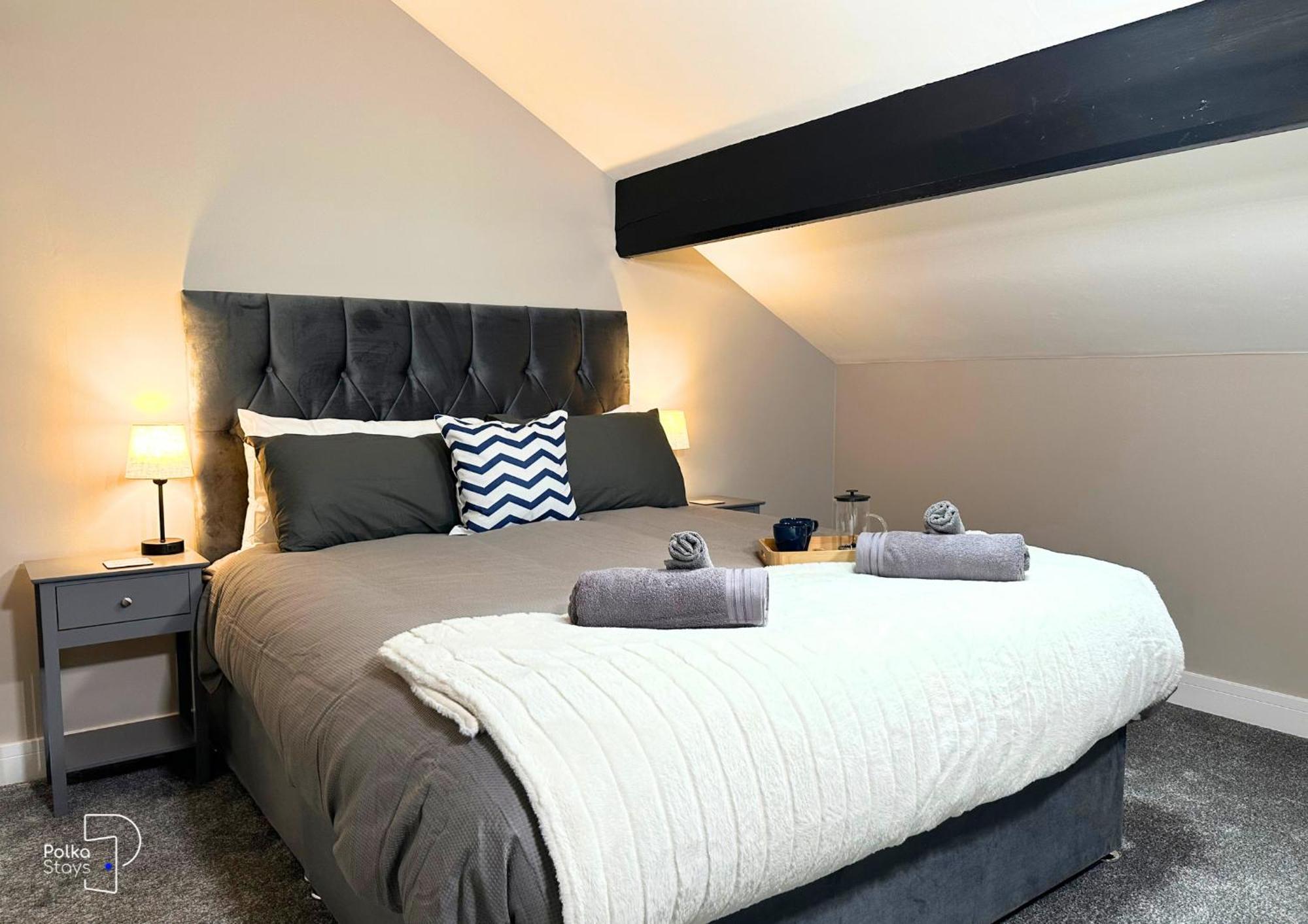Hanley, Stoke - Modern Spacious Apartments By Polkastays ภายนอก รูปภาพ
