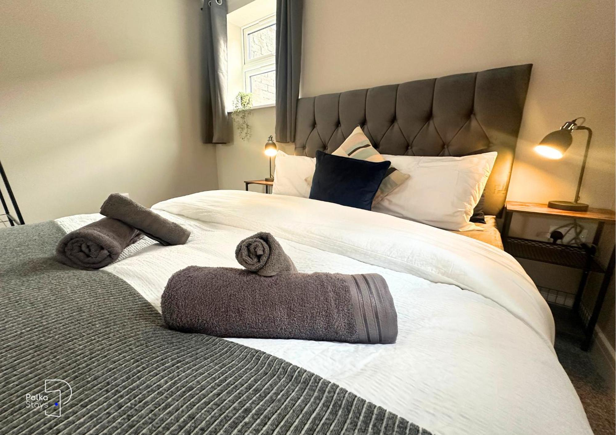 Hanley, Stoke - Modern Spacious Apartments By Polkastays ภายนอก รูปภาพ