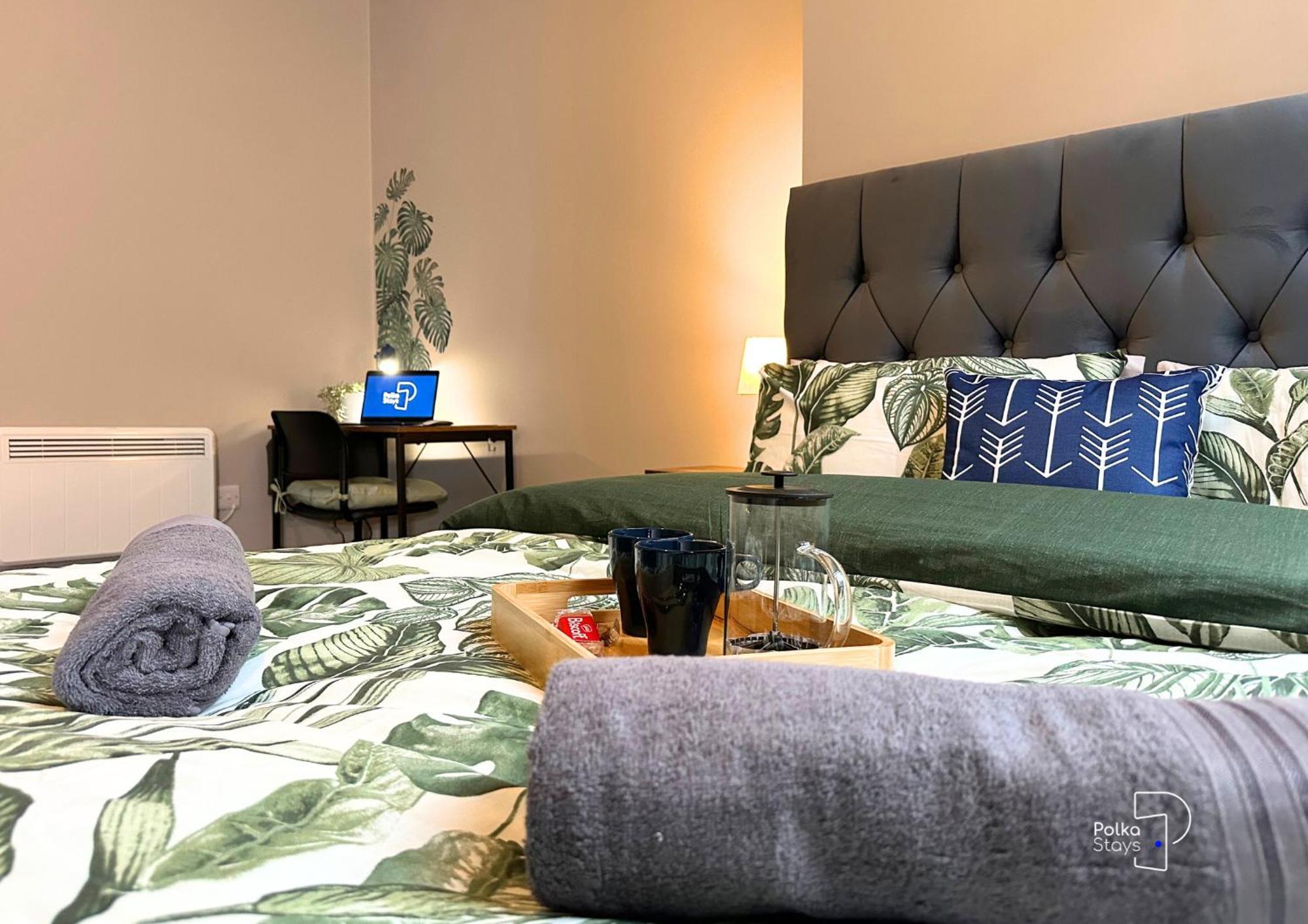 Hanley, Stoke - Modern Spacious Apartments By Polkastays ภายนอก รูปภาพ