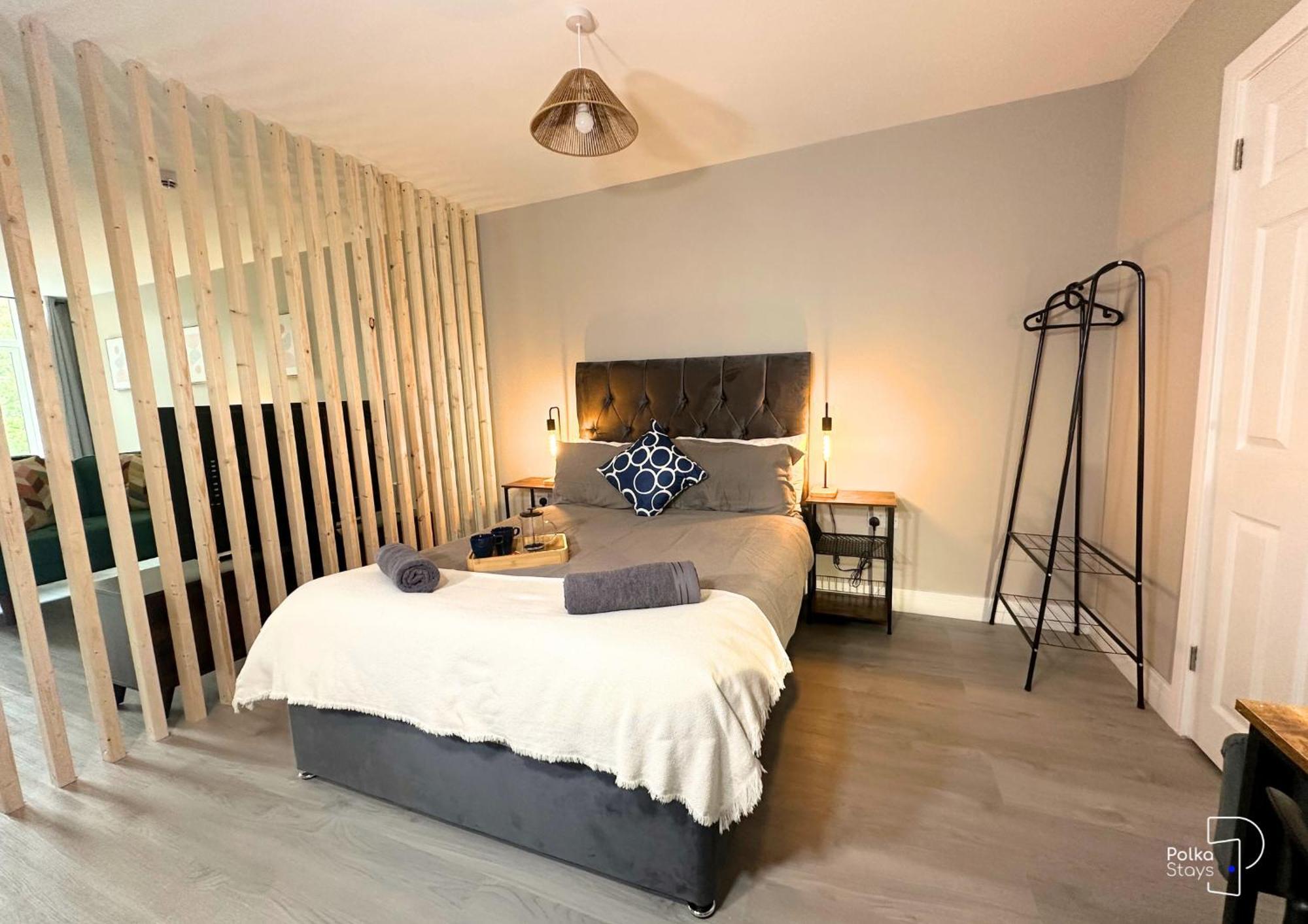 Hanley, Stoke - Modern Spacious Apartments By Polkastays ภายนอก รูปภาพ